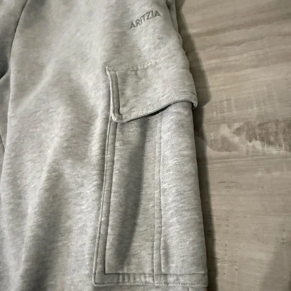 Aritzia Light Gray Cargo Pants Heather Chrome - Picture 3 of 6